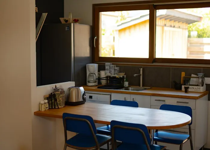 2 Chambres, Terrasse Bois Independante, Acces Piscine Privee * Ares